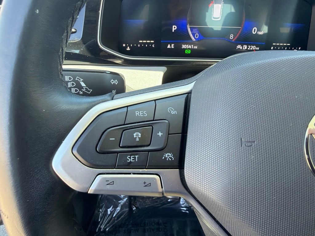 Used 2025 Volkswagen Jetta SE FWD image 18