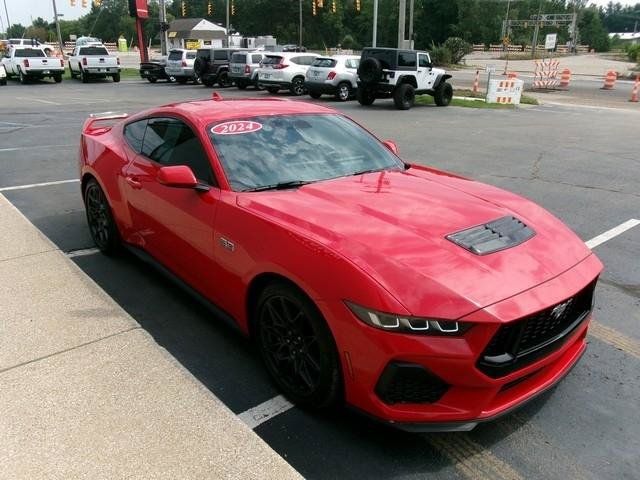Used 2024 Ford Mustang GT w/ GT Performance Package RWD image 4