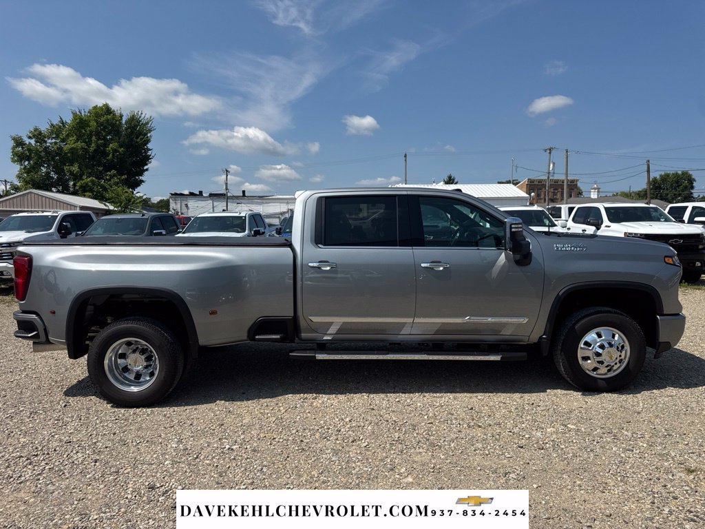 Used 2025 Chevrolet Silverado 3500 High Country w/ High Country Premium Package AWD/4WD image 7