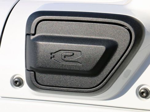 Used 2023 Jeep Wrangler Unlimited Sahara w/ Cold Weather Group image 11