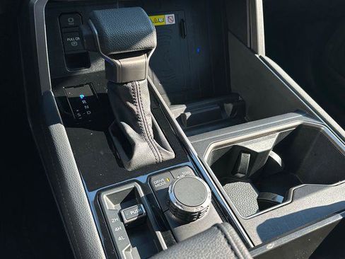 Certified 2025 Toyota Tundra Limited AWD/4WD image 22