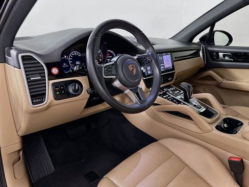 Used 2019 Porsche Cayenne image 9