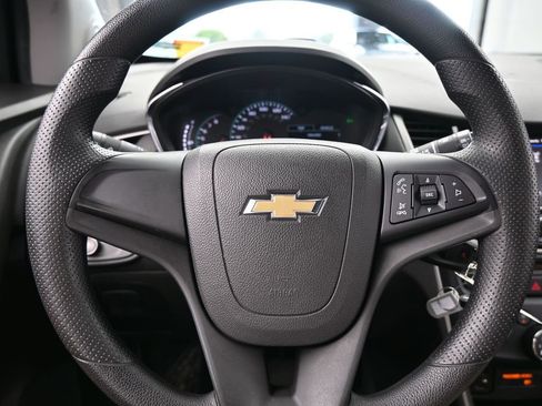 Used 2020 Chevrolet Trax LS image 21