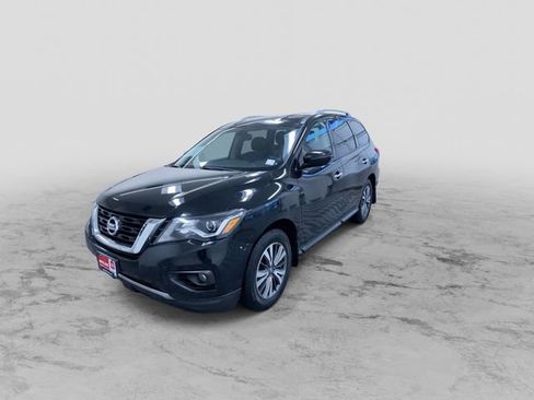 Used 2017 Nissan Pathfinder SV w/ SV Cold Weather Package image 6