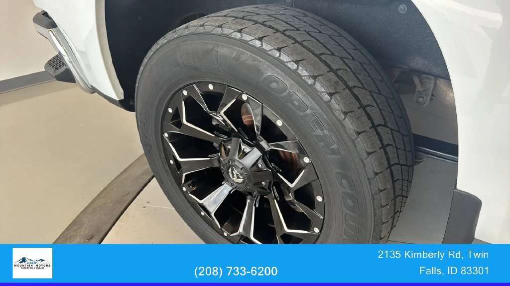Used 2019 Chevrolet Silverado 1500 LTZ w/ LTZ Premium Package AWD/4WD image 14