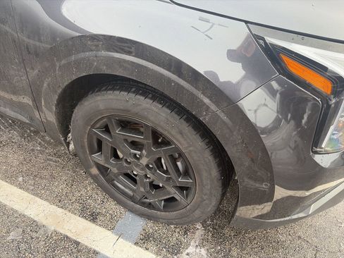 Used 2025 Kia Carnival SX Prestige image 2