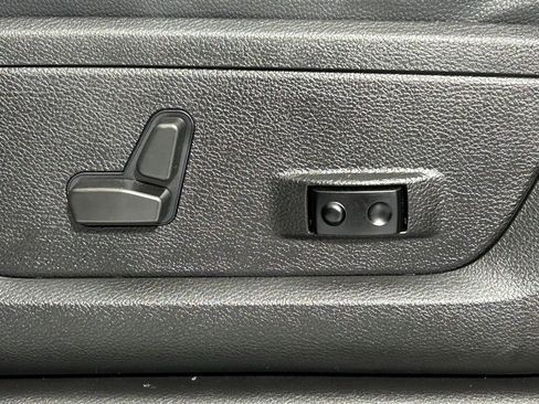 Used 2022 RAM 2500 Big Horn w/ Level C Equiment Group AWD/4WD image 29