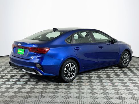 Used 2022 Kia Forte LXS w/ LXS Technology Package FWD image 8