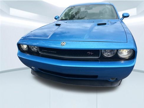 Used 2010 Dodge Challenger R/T RWD image 2