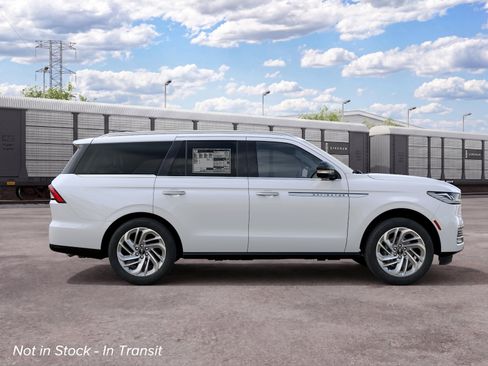 New 2027 Lincoln Navigator Reserve AWD/4WD image 29