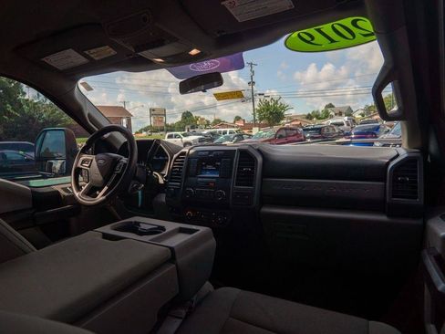 Used 2019 Ford F250 XL w/ STX Appearance Package AWD/4WD image 13