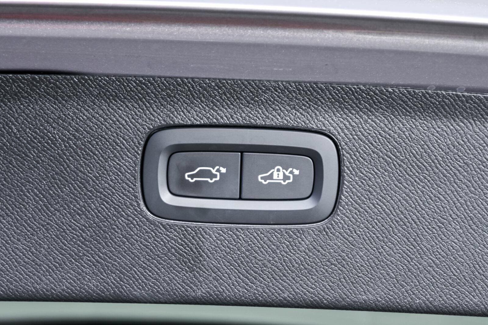 Certified 2026 Volvo XC90 B6 Plus AWD/4WD image 32