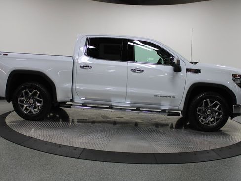 New 2026 GMC Sierra 1500 SLT w/ SLT Premium Plus Package image 17