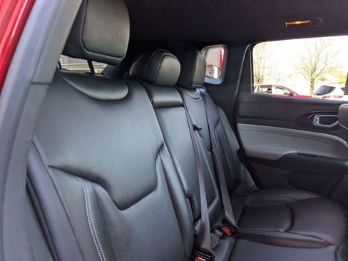 Used 2025 Jeep Compass Limited image 29