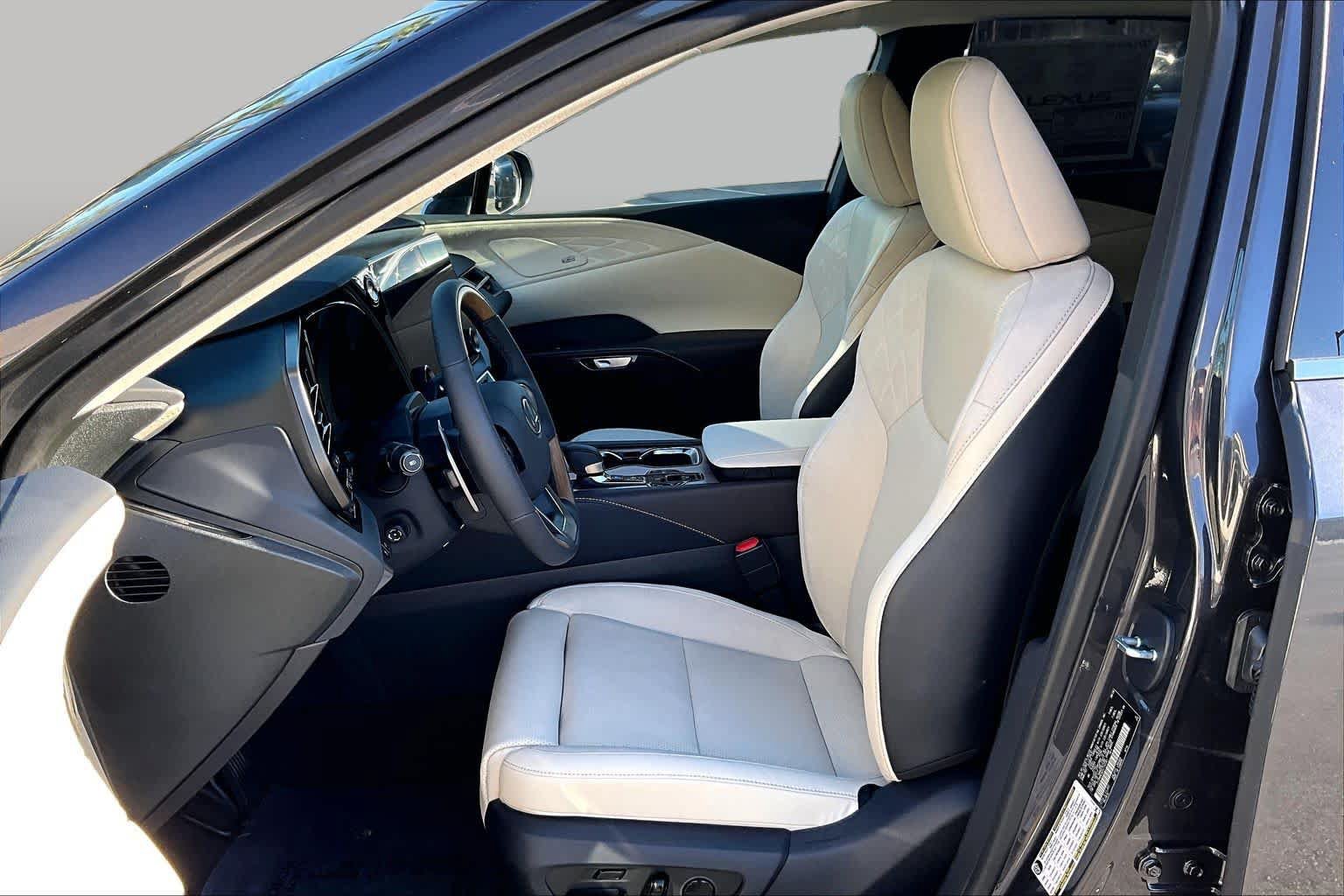 New 2026 Lexus RX 350 w/ Convenience Package AWD/4WD image 18