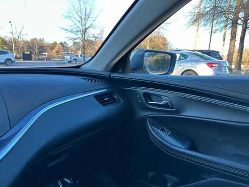 Used 2019 Chevrolet Impala LT image 33