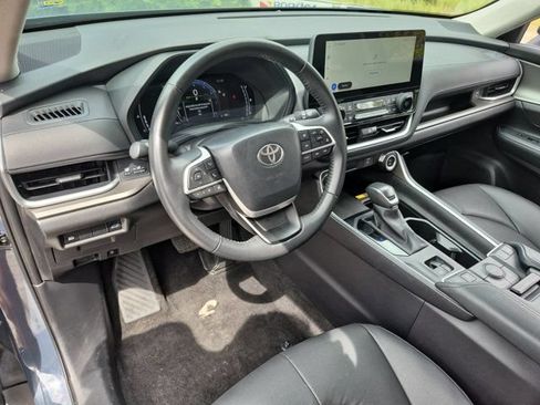 Used 2025 Toyota Grand Highlander AWD image 15