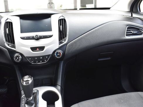 Used 2017 Chevrolet Cruze LS FWD image 24