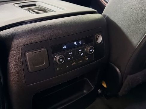 Used 2020 Chevrolet Suburban Premier image 28