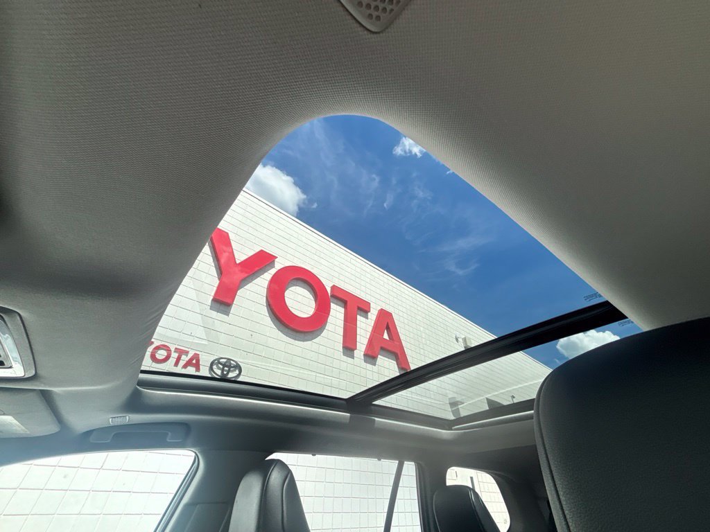 Used 2025 Toyota Grand Highlander FWD image 19