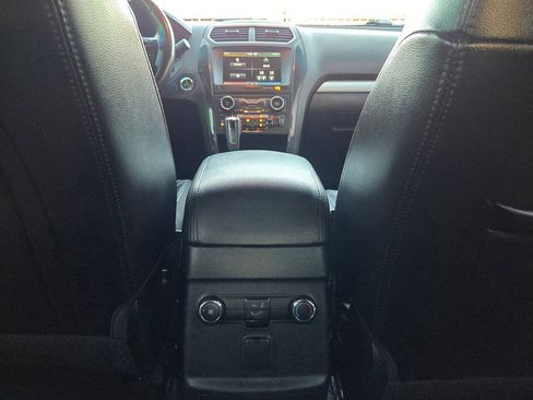 Used 2016 Ford Explorer XLT w/ Equipment Group 202A FWD image 25