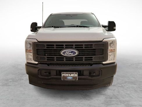 Used 2025 Ford F250 XL image 3