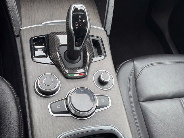 Used 2022 Alfa Romeo Stelvio Ti AWD/4WD image 33