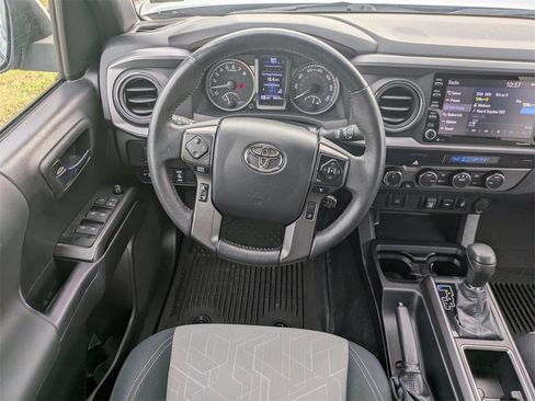 Used 2023 Toyota Tacoma TRD Sport image 16