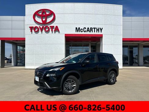 Used 2024 Nissan Rogue S image 1