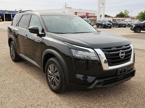 Used 2024 Nissan Pathfinder SV AWD/4WD image 4