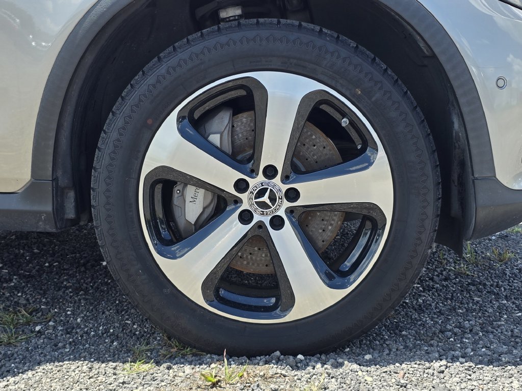 Used 2019 Mercedes-Benz GLC 350e 4MATIC image 11
