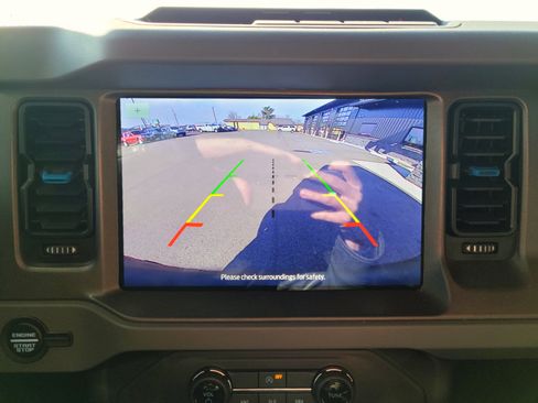 Used 2024 Ford Bronco Black Diamond image 9