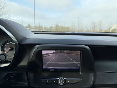 Used 2020 Chevrolet Camaro LT image 21