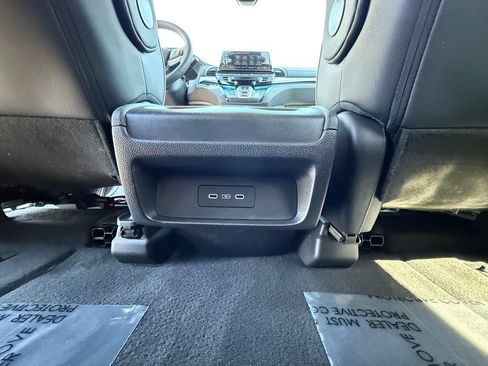 Used 2025 Honda Odyssey Touring image 41