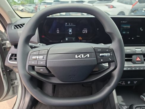 New 2026 Kia K4 FWD image 29