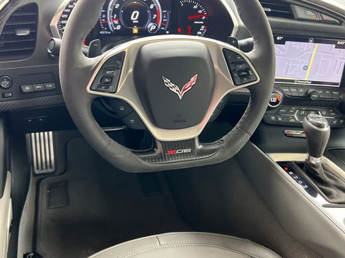 Used 2018 Chevrolet Corvette Z06 RWD image 16