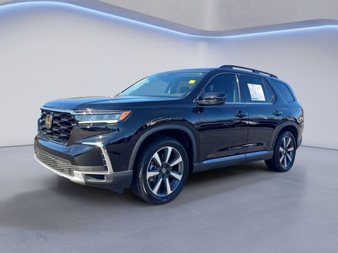 Certified 2024 Honda Pilot Touring image 1