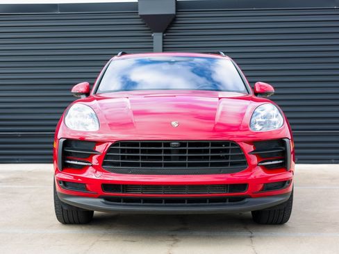 Certified 2021 Porsche Macan image 10