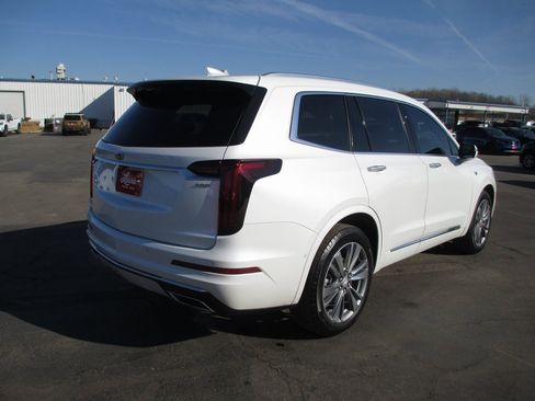 Used 2024 Cadillac XT6 Premium Luxury w/ Technology Package image 6