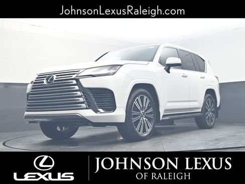 Used 2024 Lexus LX 600 4WD w/ Luxury Package image 18