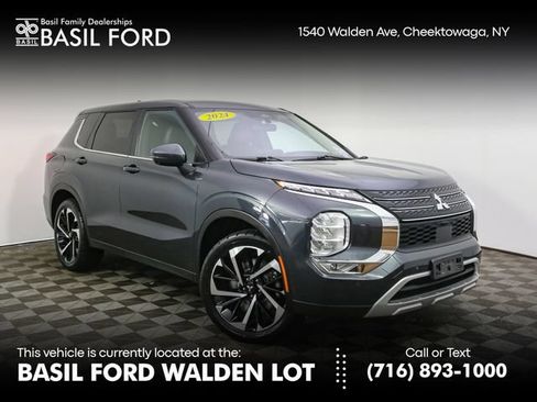 Used 2024 Mitsubishi Outlander SE AWD/4WD image 1