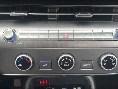 Certified 2026 Hyundai Kona SE image 17