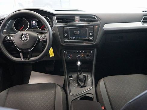 Used 2018 Volkswagen Tiguan S image 34