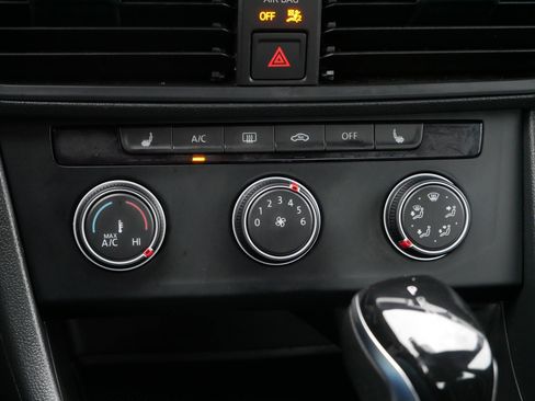 Used 2024 Volkswagen Jetta Sport image 23