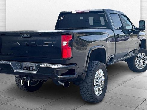 Used 2024 Chevrolet Silverado 2500 LT w/ Midnight Edition image 10