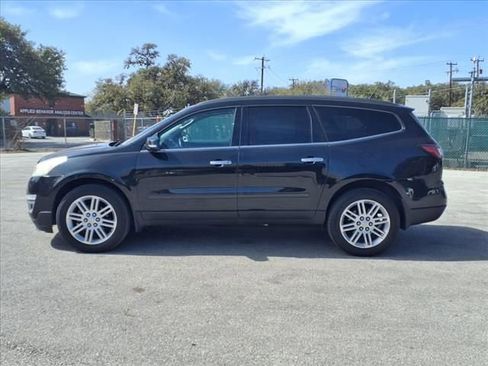 Used 2015 Chevrolet Traverse LT w/ Style and Technology Package image 4