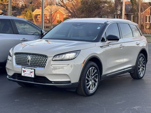 Used 2022 Lincoln Corsair Standard w/ Equipment Group 101A image 2