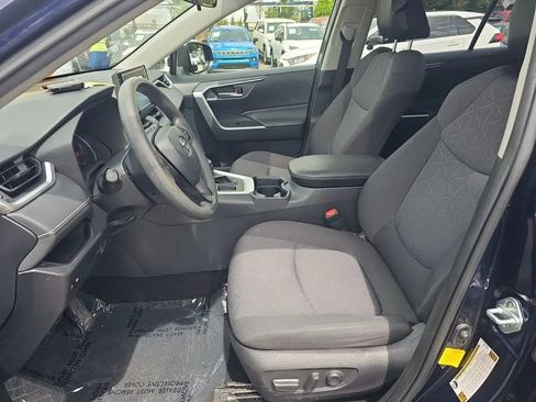Used 2019 Toyota RAV4 XLE w/ Convenience Package FWD image 12