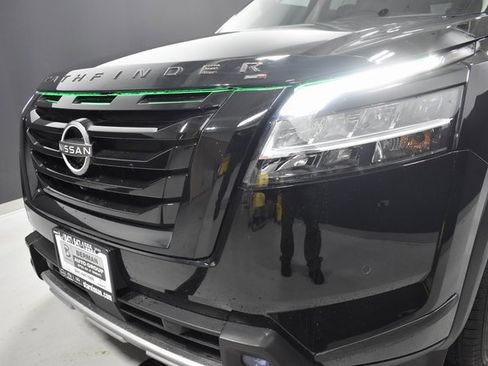 Used 2022 Nissan Pathfinder SL w/ Lighting Package (N92) image 11