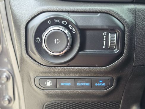 Used 2023 Jeep Wrangler Unlimited Rubicon 4xe AWD/4WD image 27